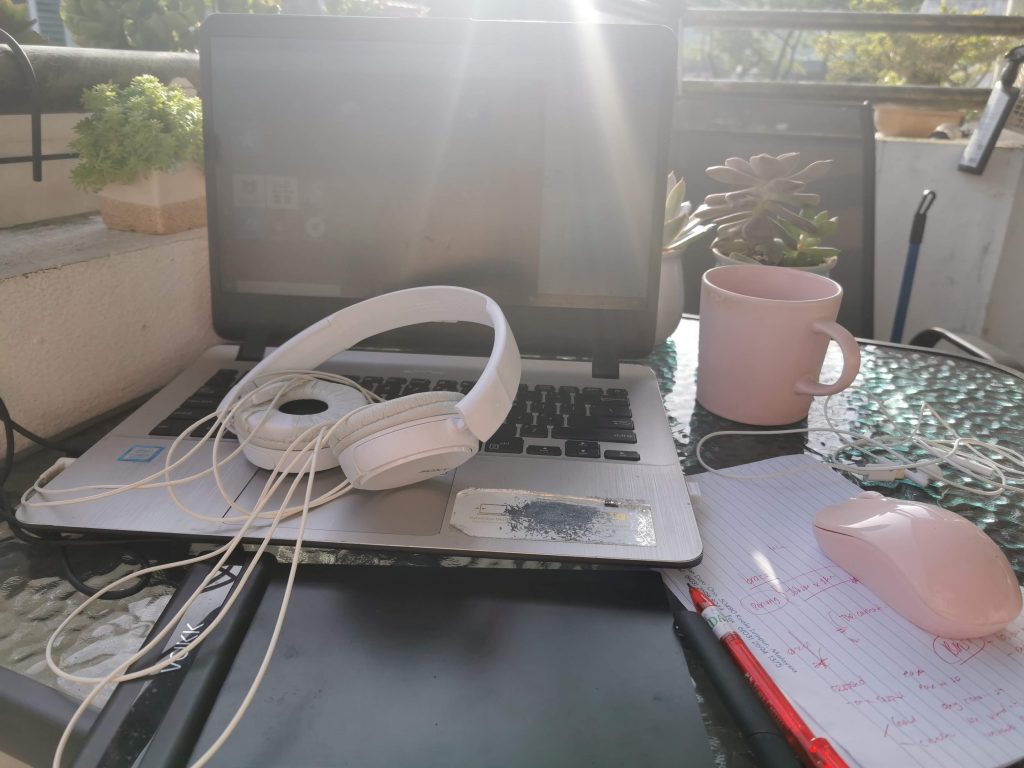 Teaching anywhere,Teach from Balcony